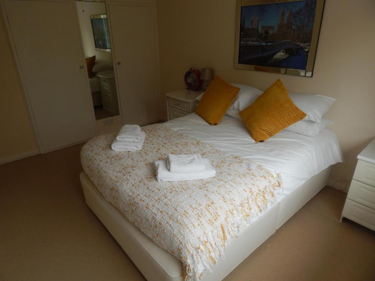Spacious 3 Bdr House With Parking-Families-Corporate Groups By Orbitat Accommodations Cambridge Buitenkant foto